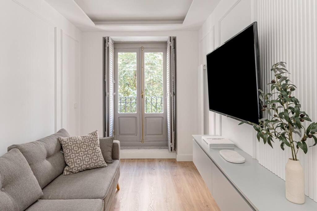 Centro XIV Calle Mayor 3Br 3Bh Apartment Мадрид Екстериор снимка